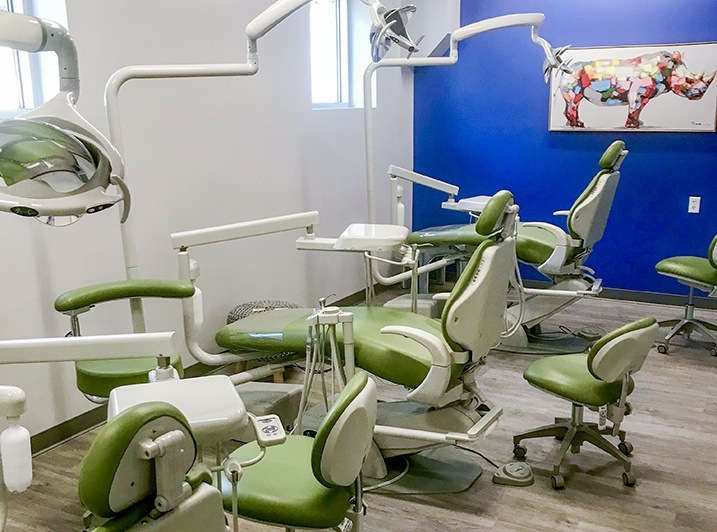 High tech orthodontic treatment room